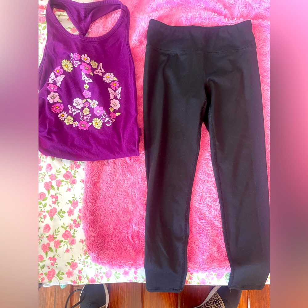 Athletic Yoga Pants. Shirt 7/8. & comes with- Place 7/8.